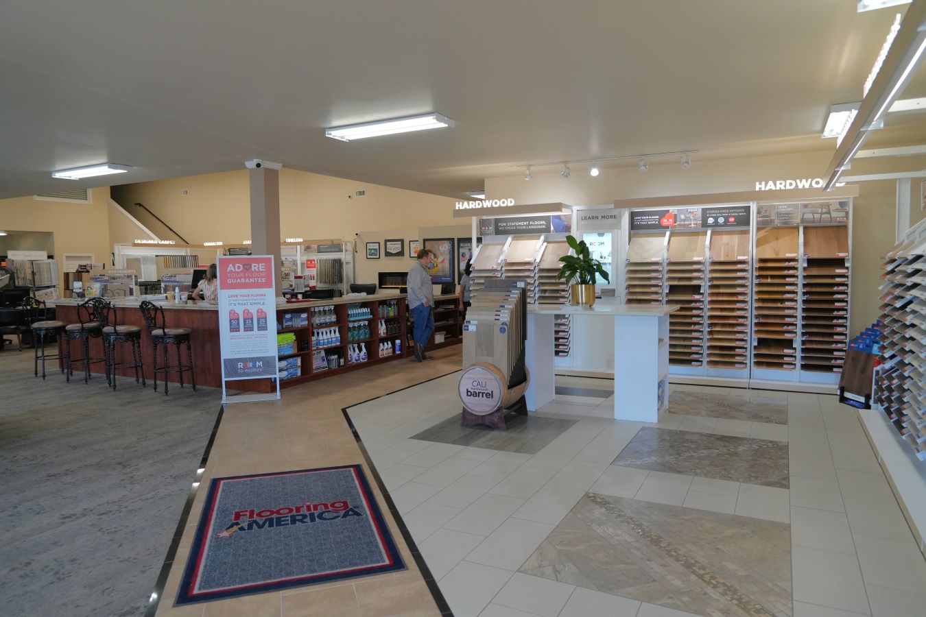 Showroom Interior, hardsurface retail shopping wall